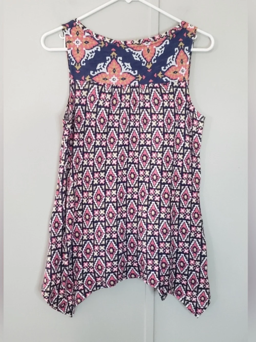 Anthropologie Akemi + Kin Asymmetrical Galapa Split Neck Tank  Size XL